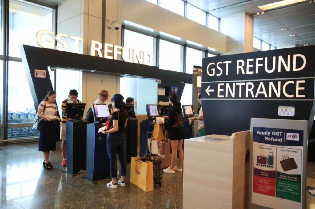 Singapore's electronic refund service (eTRS) has reduced tax recovery steps, shooping in singapore