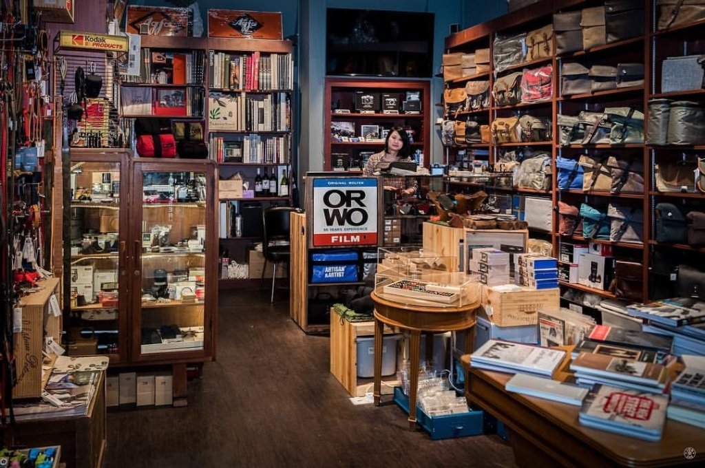 Black Market Camera is another popular spot in the camera scene, known as the country's first lifestyle and photography equipment supermarket concept store, Singapore Buy