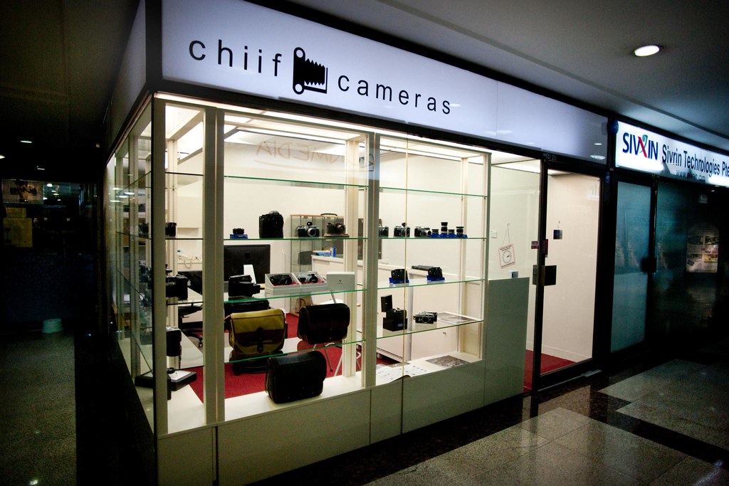 Chiif Cameras displays photos of breathtaking movies of all shapes and sizes, showing brilliant details of the subject in high quality, Singapore Buy